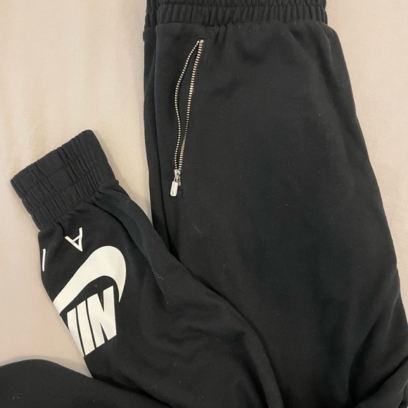 Nike sweatsuit in black size small - Picture 2 of 2